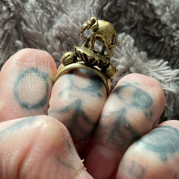 OZMA Gold Elephant Stackable Ring - Picture 2 of 4
